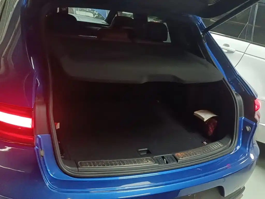 Porsche Macan — миниатюра 19