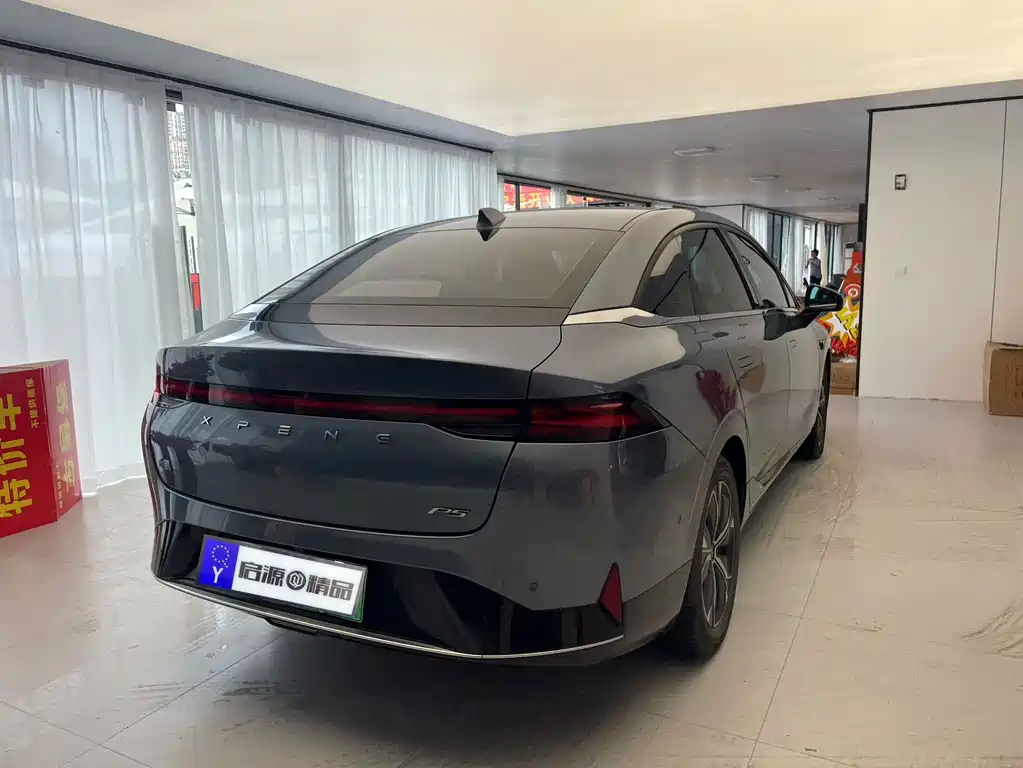 XPeng P5 — миниатюра 5