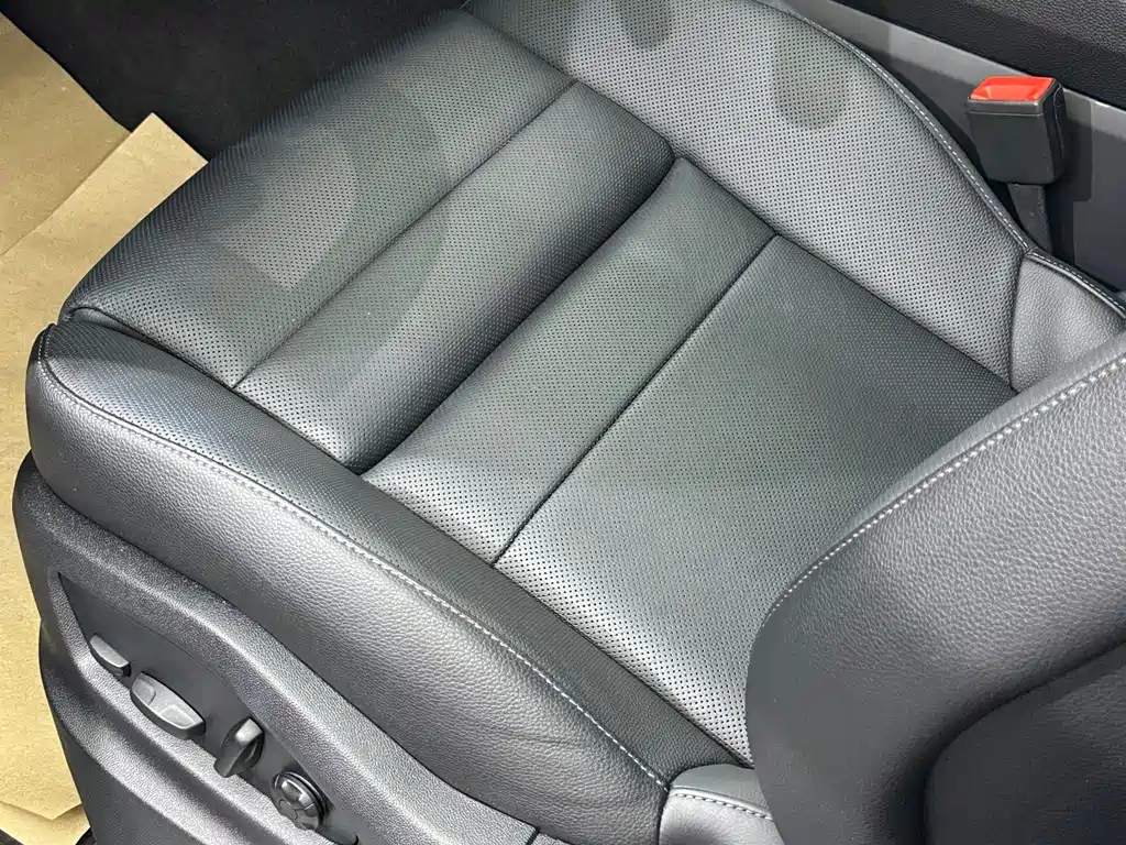 Porsche Cayenne — миниатюра 12