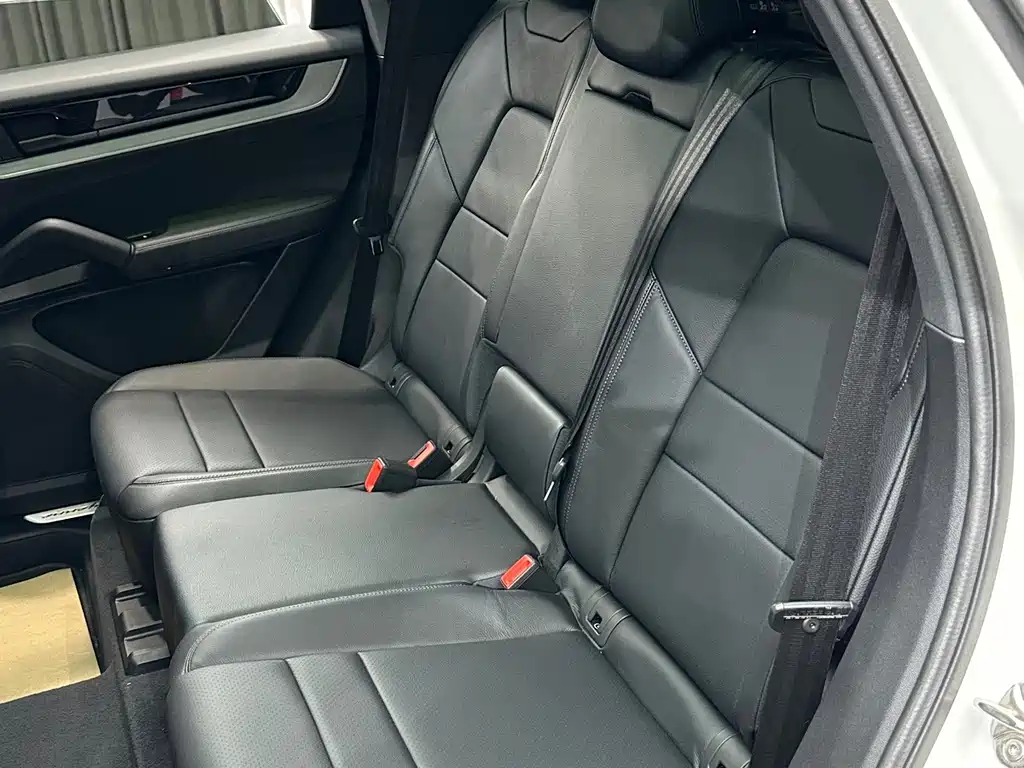 Porsche Cayenne — миниатюра 16