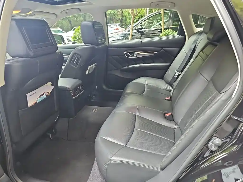 Infiniti Q70 — миниатюра 15