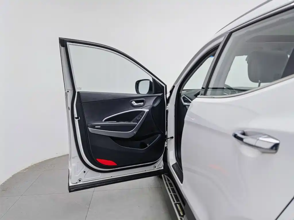 Hyundai Santa Fe — миниатюра 8