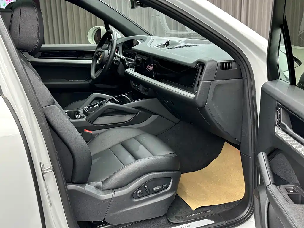 Porsche Cayenne — миниатюра 31