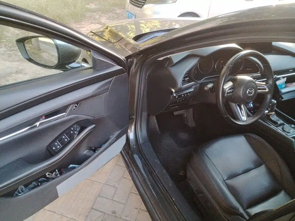 Mazda 3 Axela — миниатюра 14