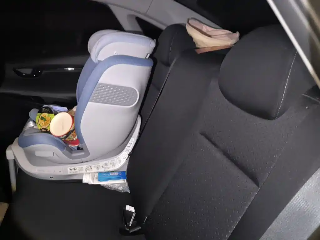Hyundai Elantra — миниатюра 13