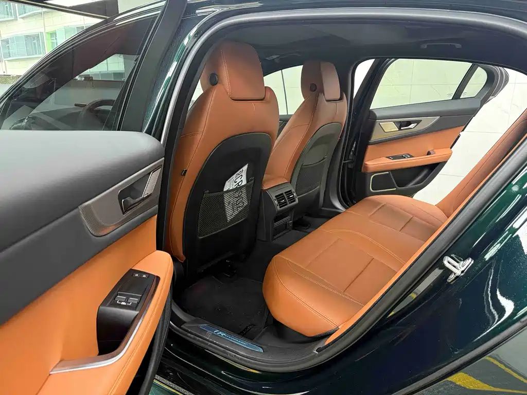 Jaguar XEL 2025 2.0T 250PS R-DYNAMIC 90