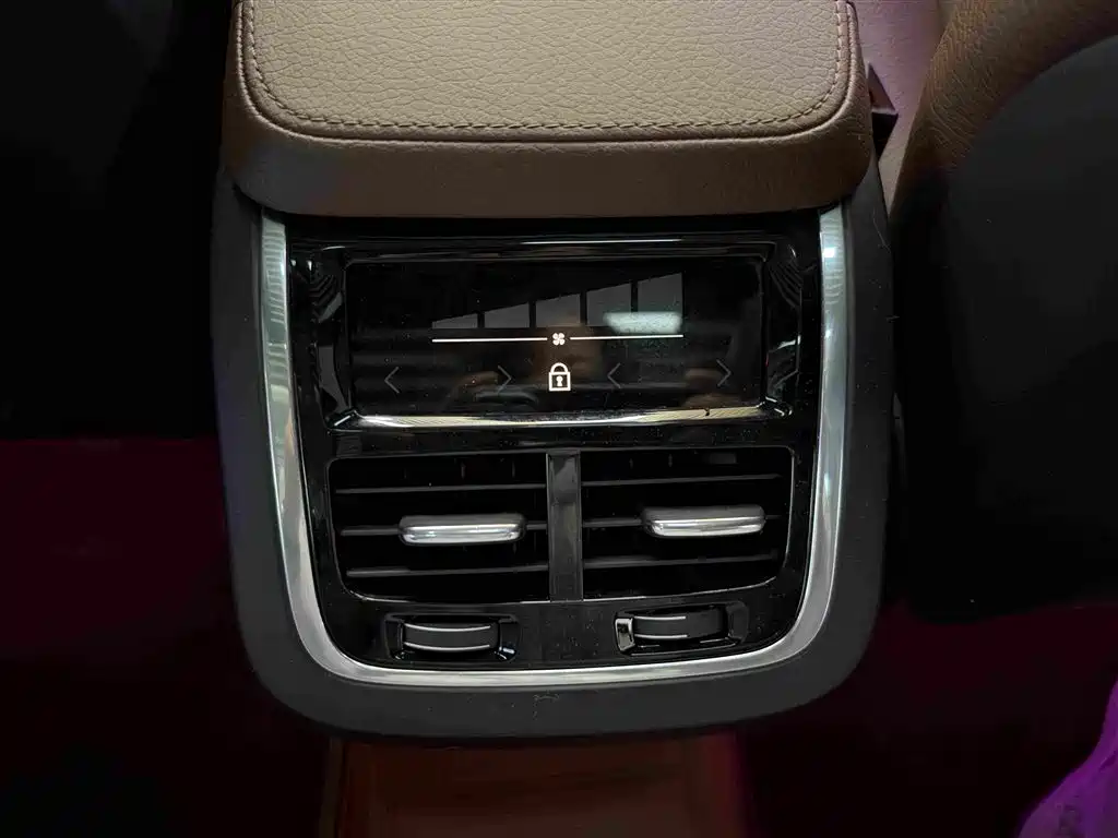Volvo XC90 — миниатюра 12