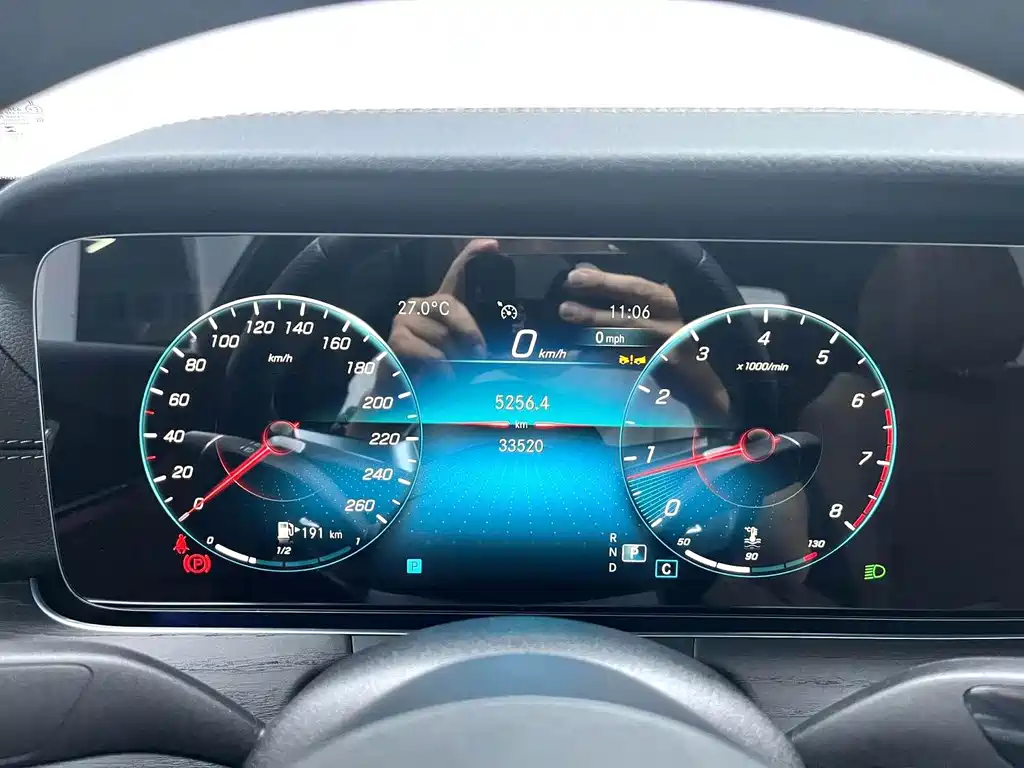 Mercedes-Benz E-Class — миниатюра 5