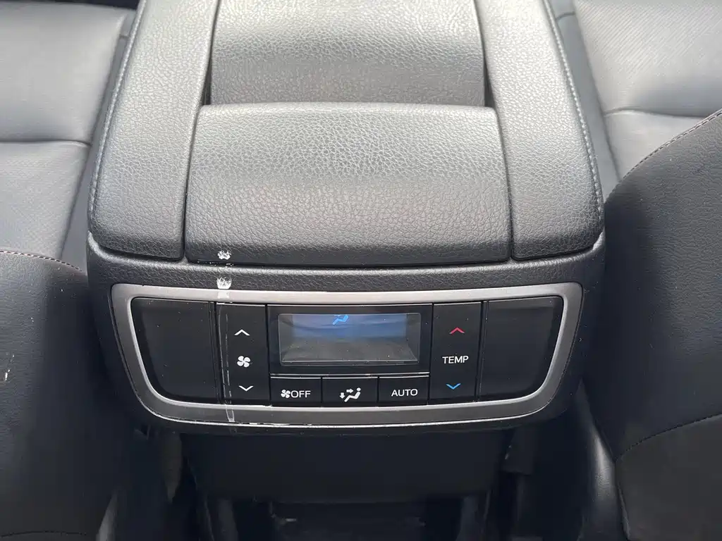 Toyota Highlander — миниатюра 19