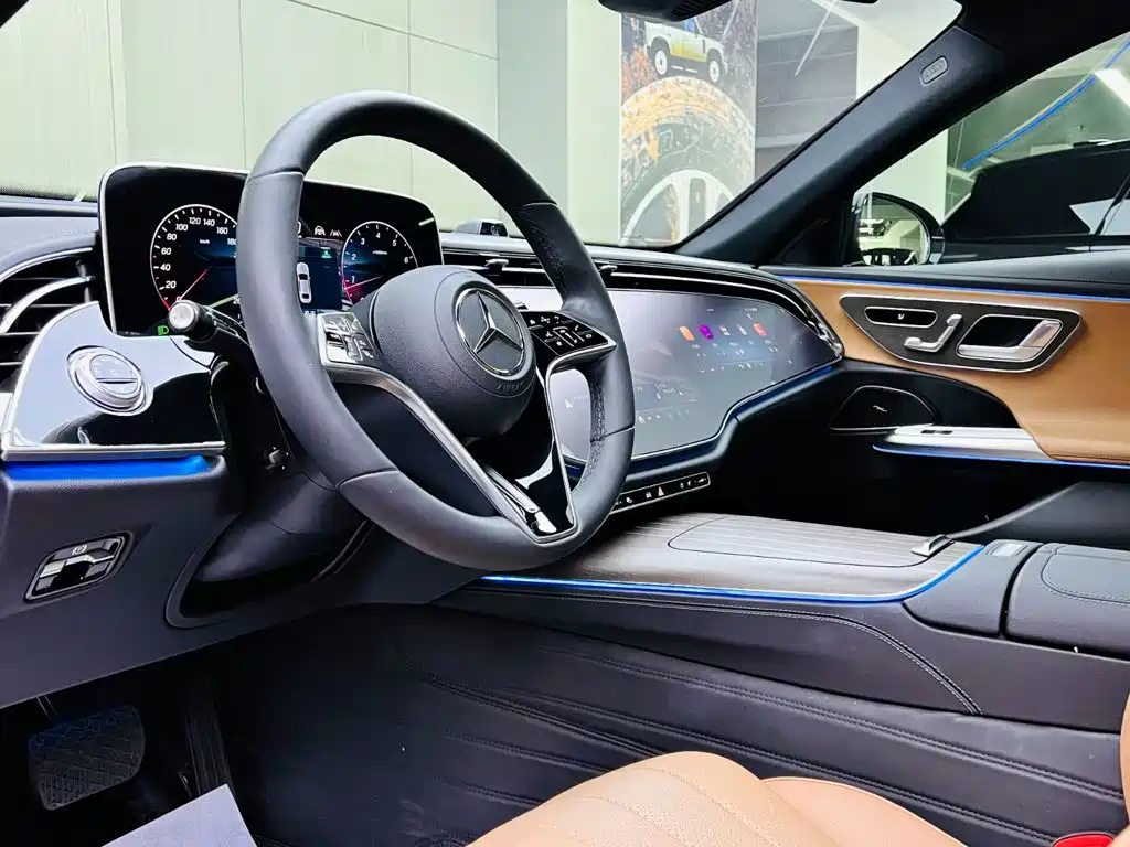 Mercedes-Benz E-Class — миниатюра 8