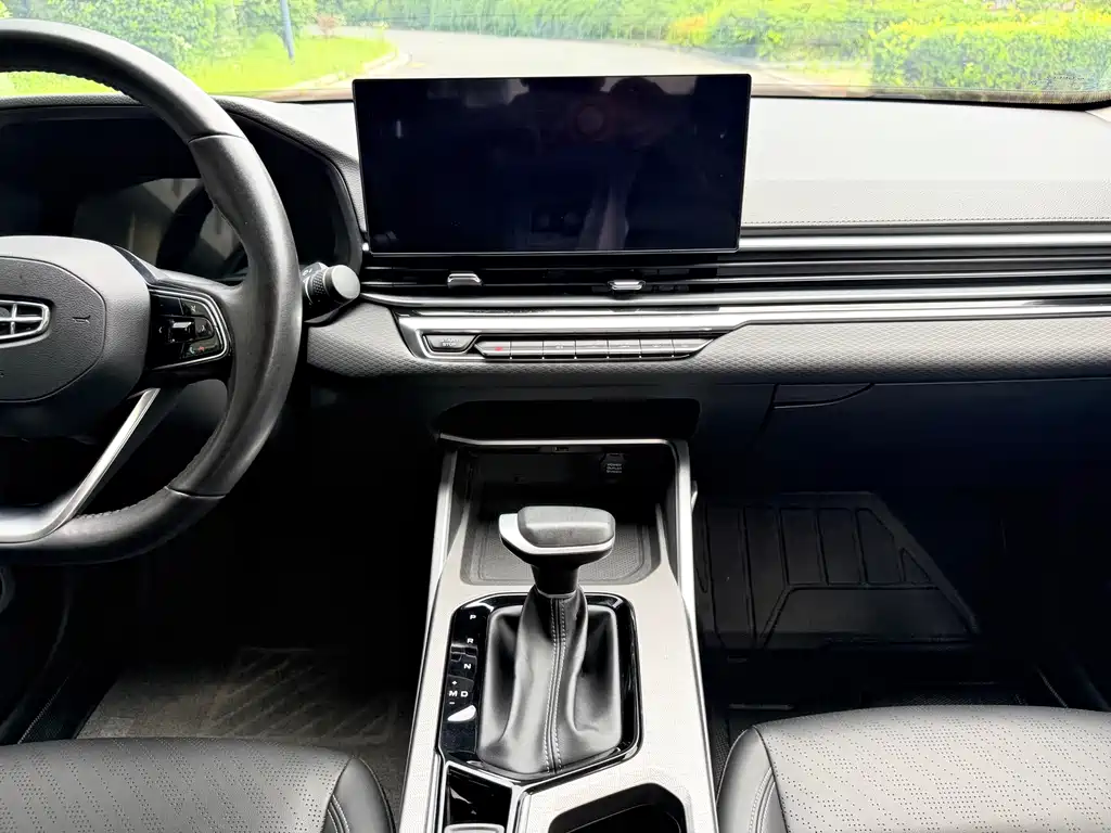 Geely Emgrand 2023 4 Champion 1.5L CVT Luxury