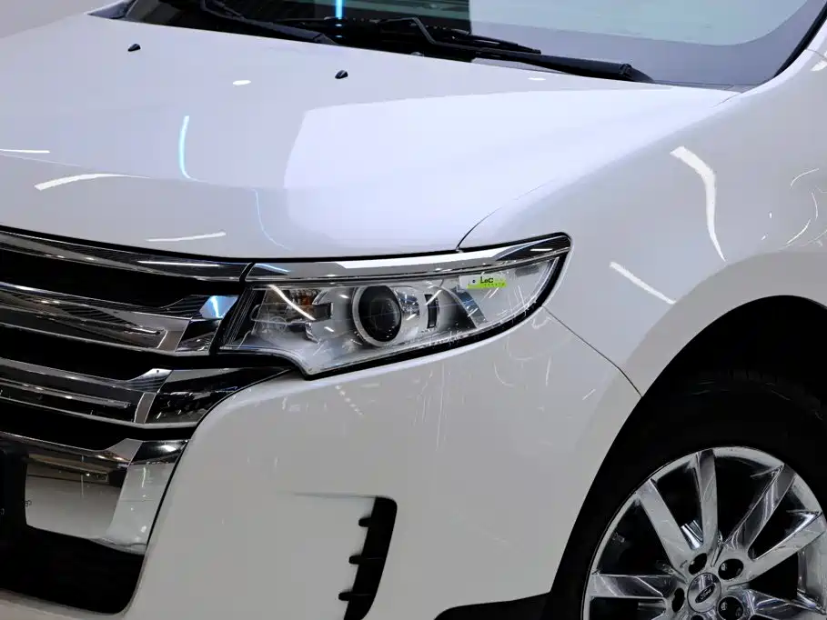 Ford Edge (Import) — миниатюра 10