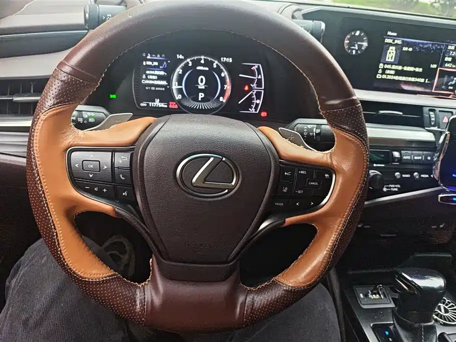 LEXUS ES