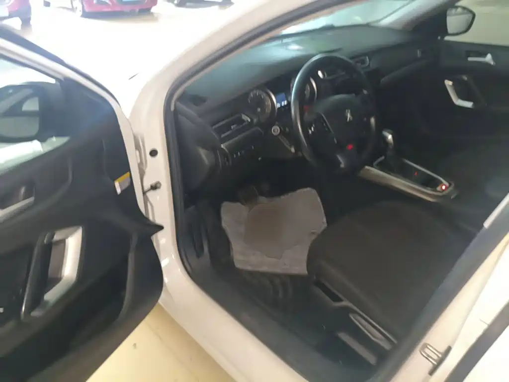 Peugeot 408 — миниатюра 16