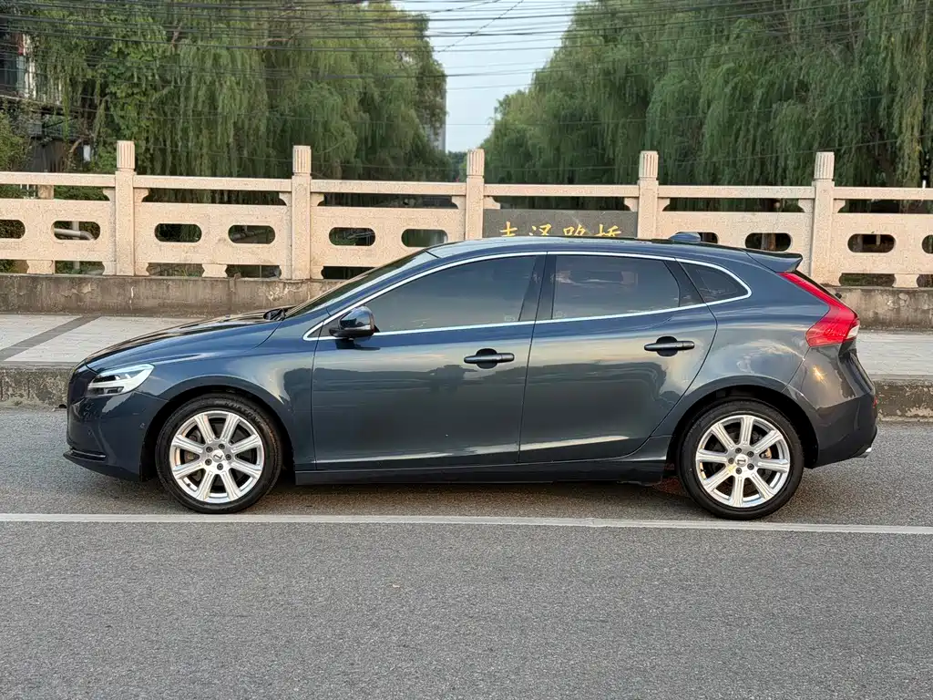 Volvo V40 — миниатюра 3