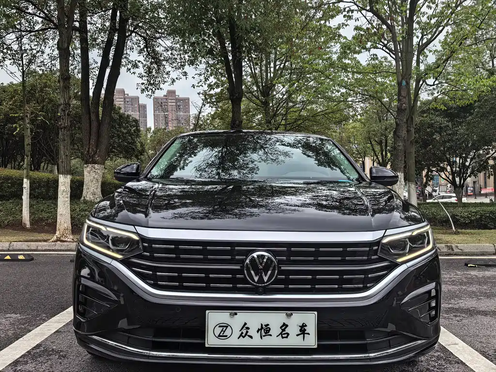 Volkswagen Passat 2023 330TSI Luxury