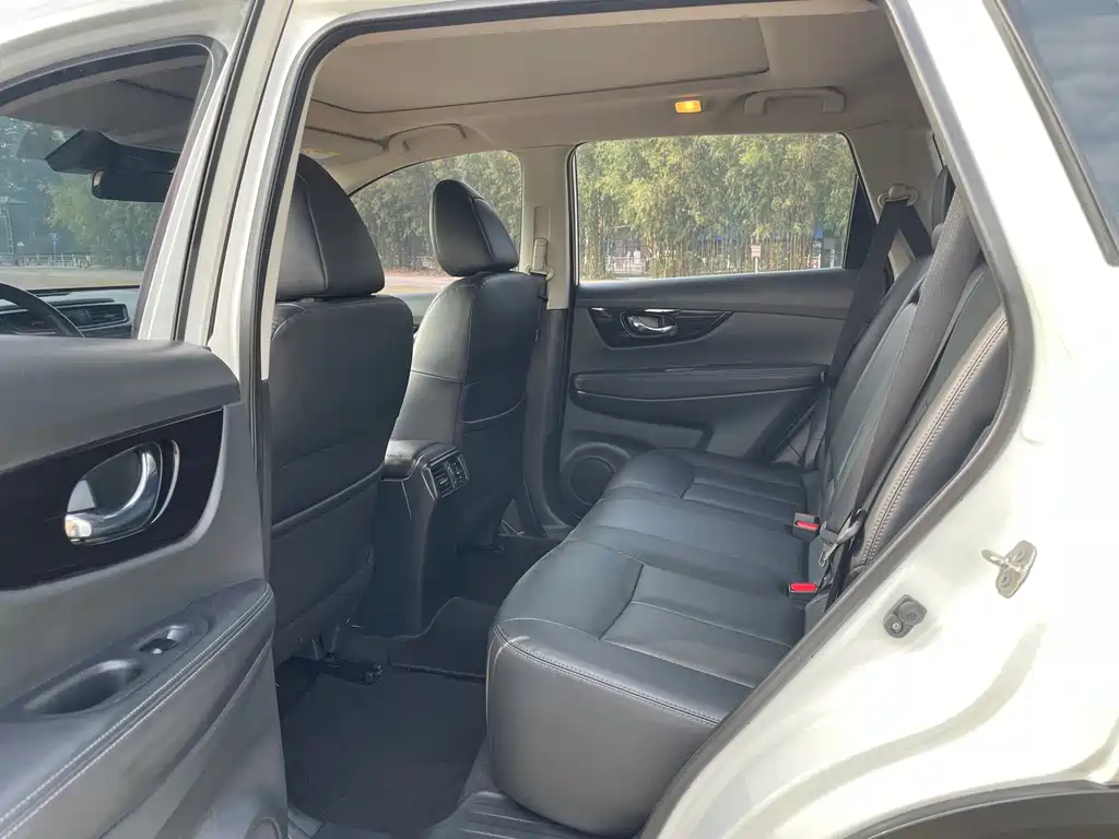 Nissan X-Trail — миниатюра 10