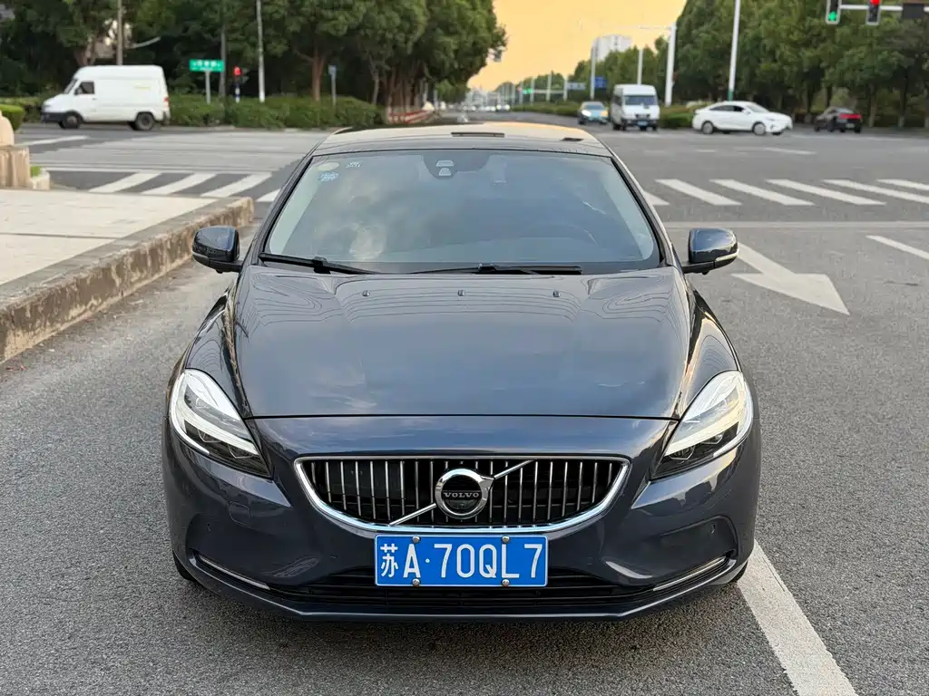 Volvo V40 — миниатюра 2
