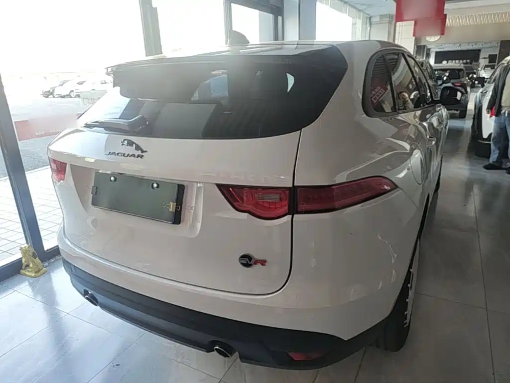 Jaguar F-PACE — миниатюра 6