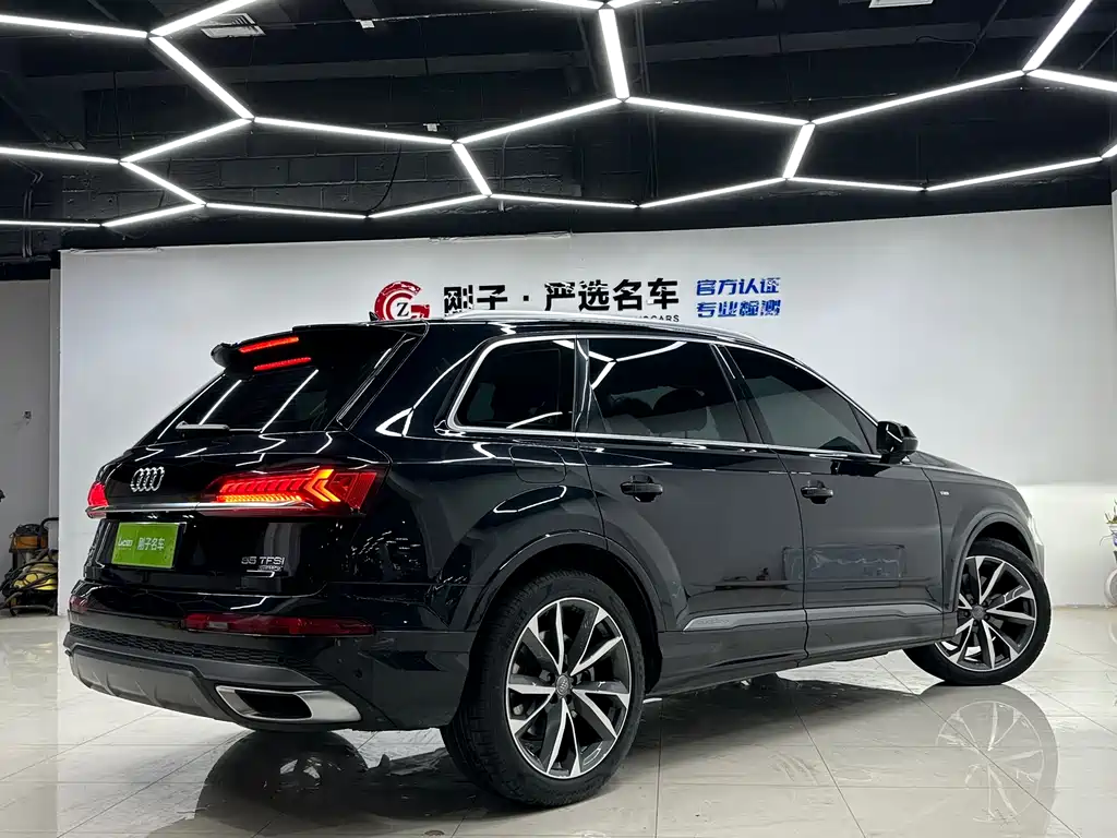 Audi Q7 2020 55 TFSI quattro S line Sport
