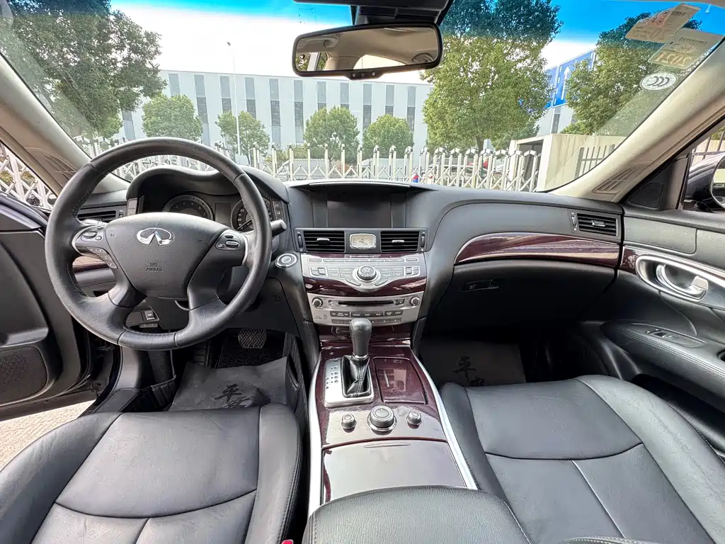 Infiniti Q70 — миниатюра 11