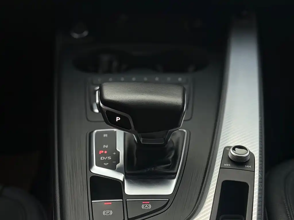 Audi A4L — миниатюра 10