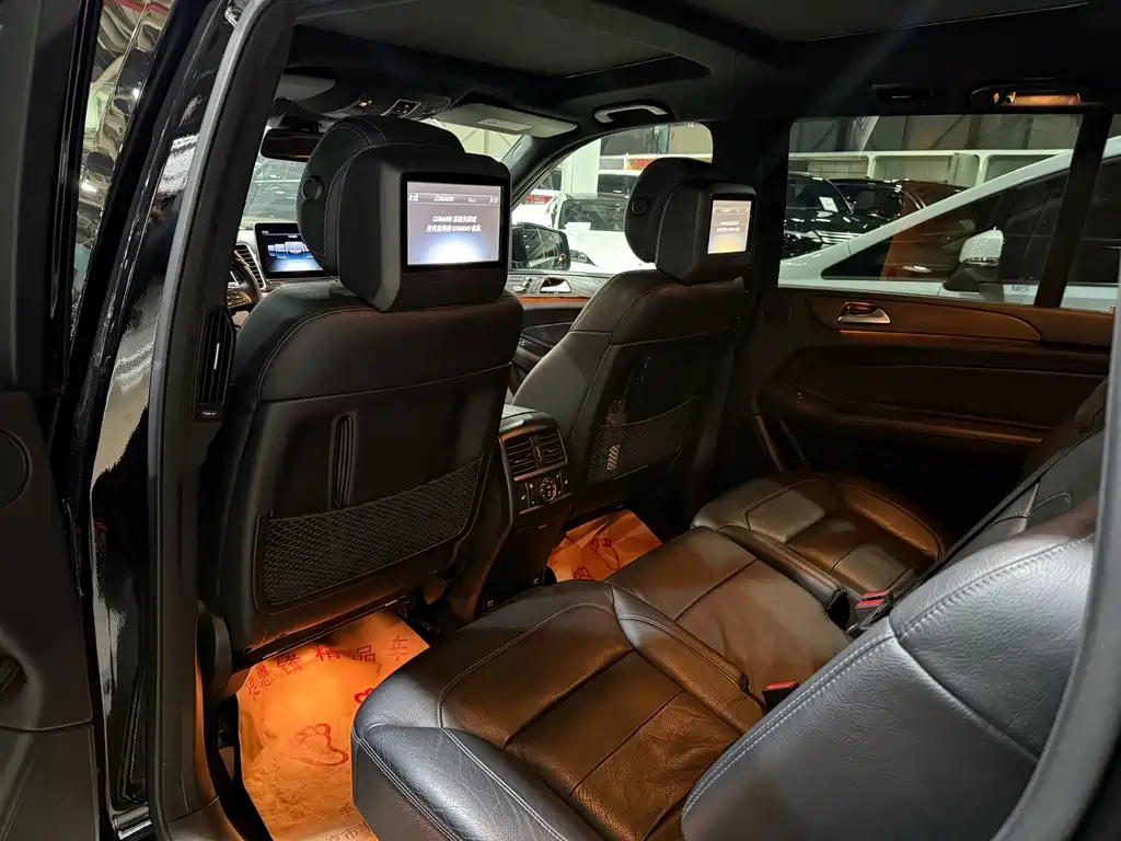Mercedes-Benz GLS — миниатюра 17