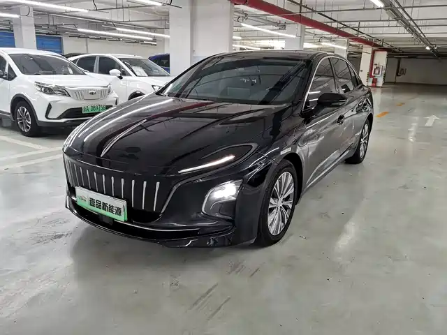 2023 Hongqi E-QM5