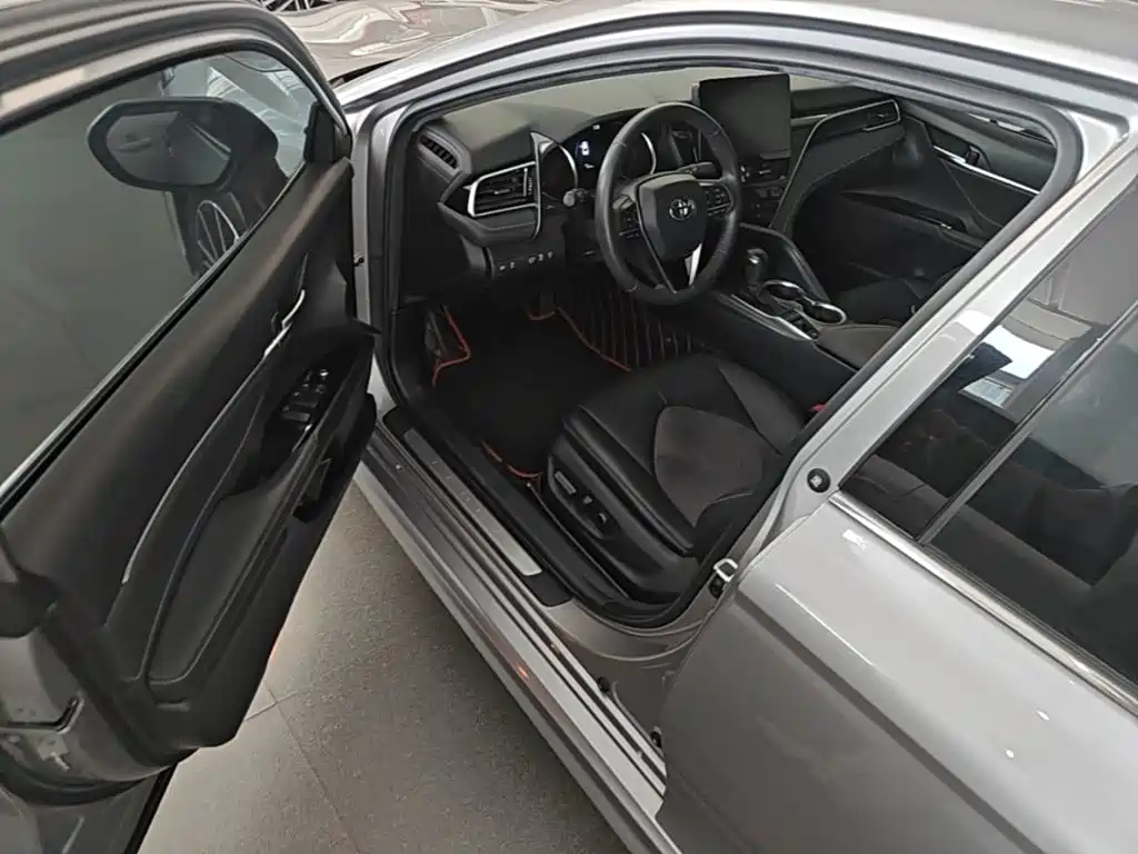 Toyota Camry — миниатюра 16