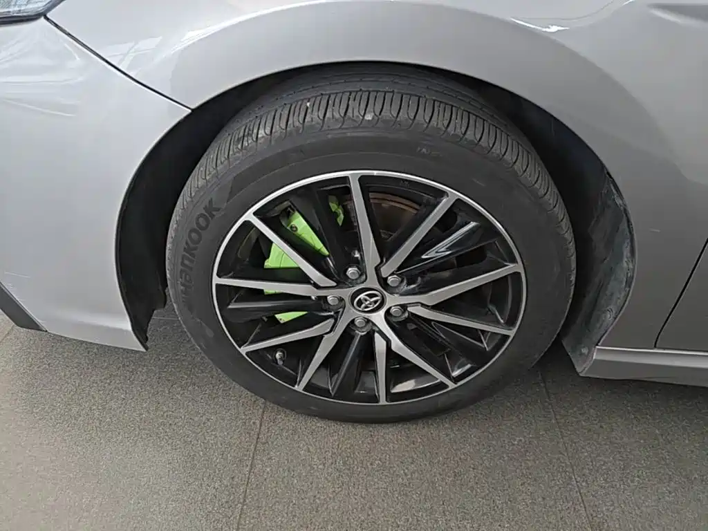 Toyota Camry — миниатюра 23