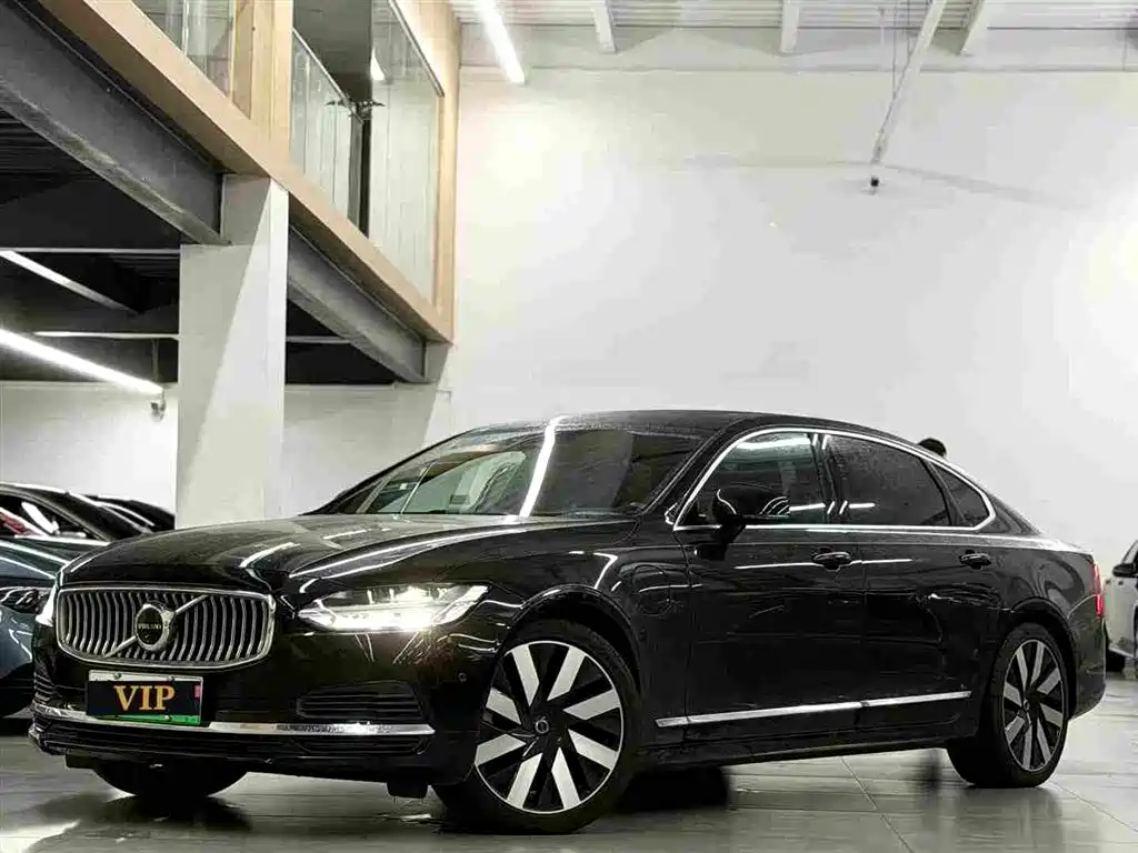 Volvo S90 PHEV 2024