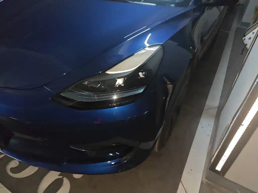 Tesla Model 3 — миниатюра 24