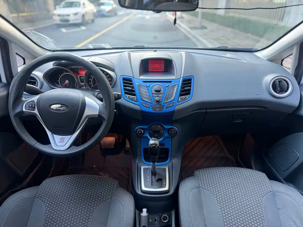 Ford Fiesta — миниатюра 7