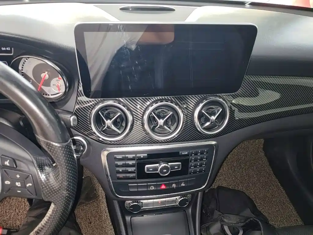 Mercedes-Benz GLA (Import) — миниатюра 13
