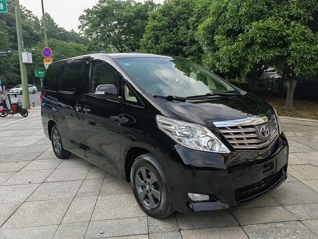 Toyota Alphard 2011