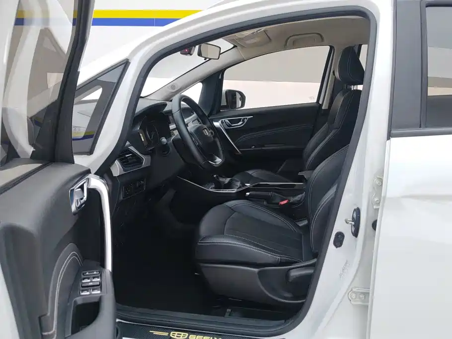 Geely Vision X3 — миниатюра 9