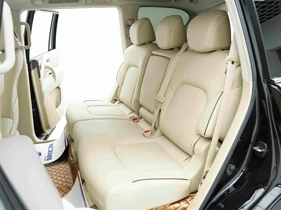 Nissan Patrol — миниатюра 12
