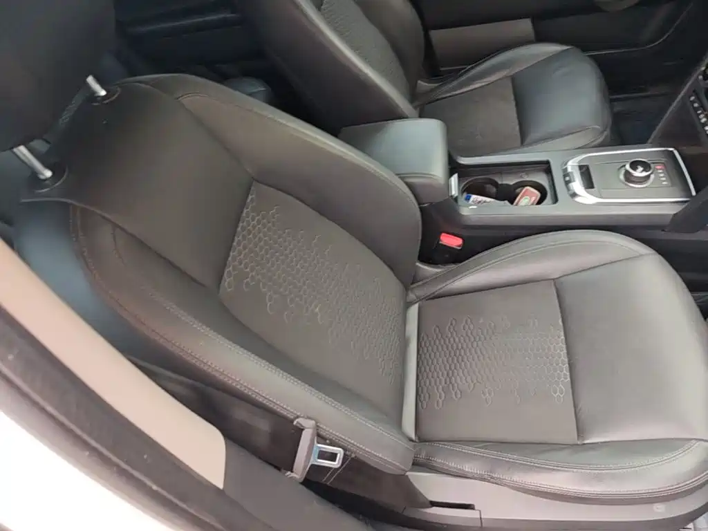 Land Rover Discovery Sport — миниатюра 25