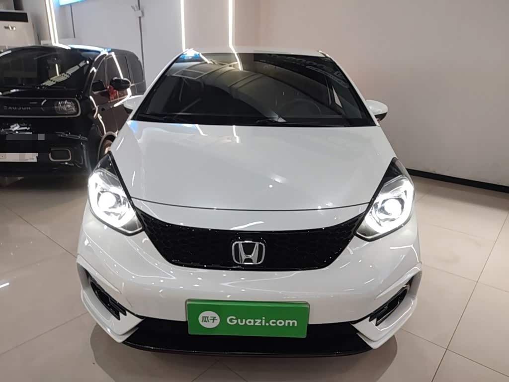 Honda Life 1.5 л 2021 г. Белый, пробег 13400 км