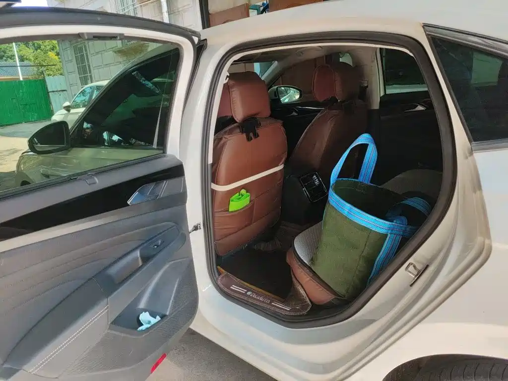 Volkswagen Passat PHEV — миниатюра 13