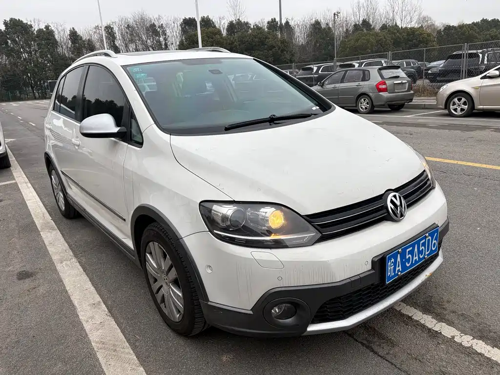 Volkswagen Golf 2011 1.4TSI Cross Golf