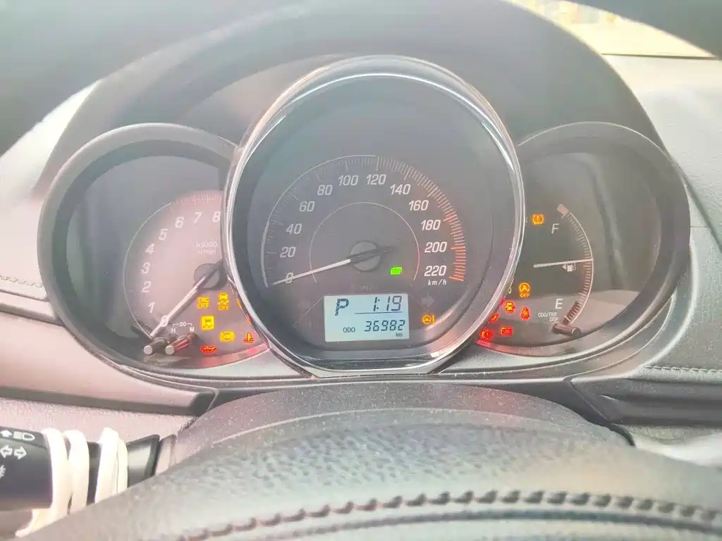 Toyota Yaris L — миниатюра 7