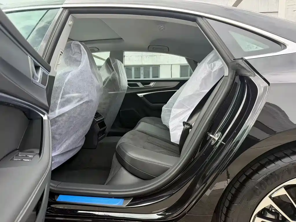 Audi A7L — миниатюра 6