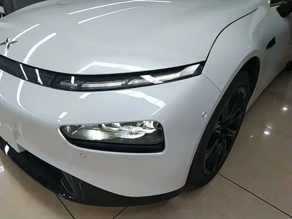 XPeng P7 — миниатюра 24