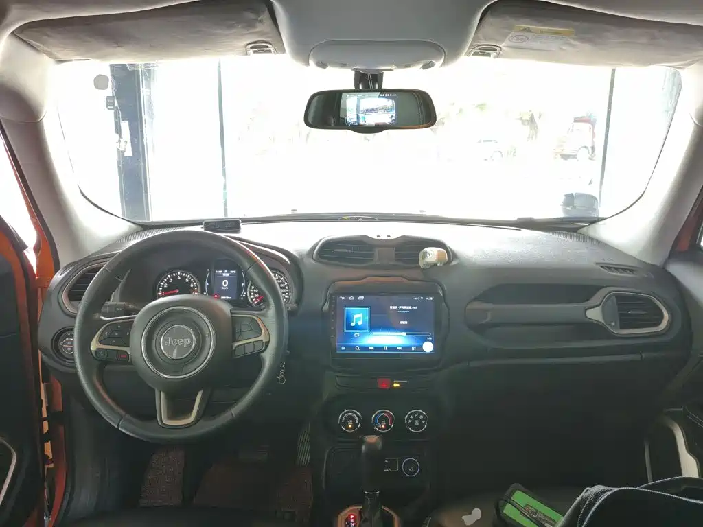 Jeep Renegade — миниатюра 10