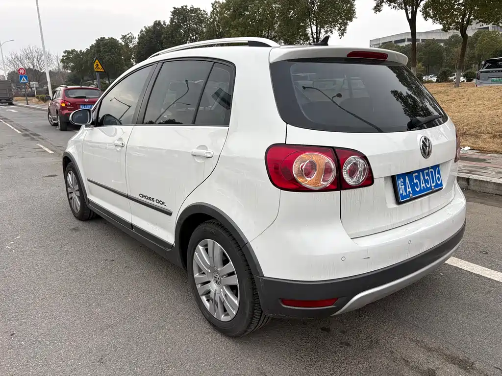 Volkswagen Golf 2011 1.4TSI Cross Golf