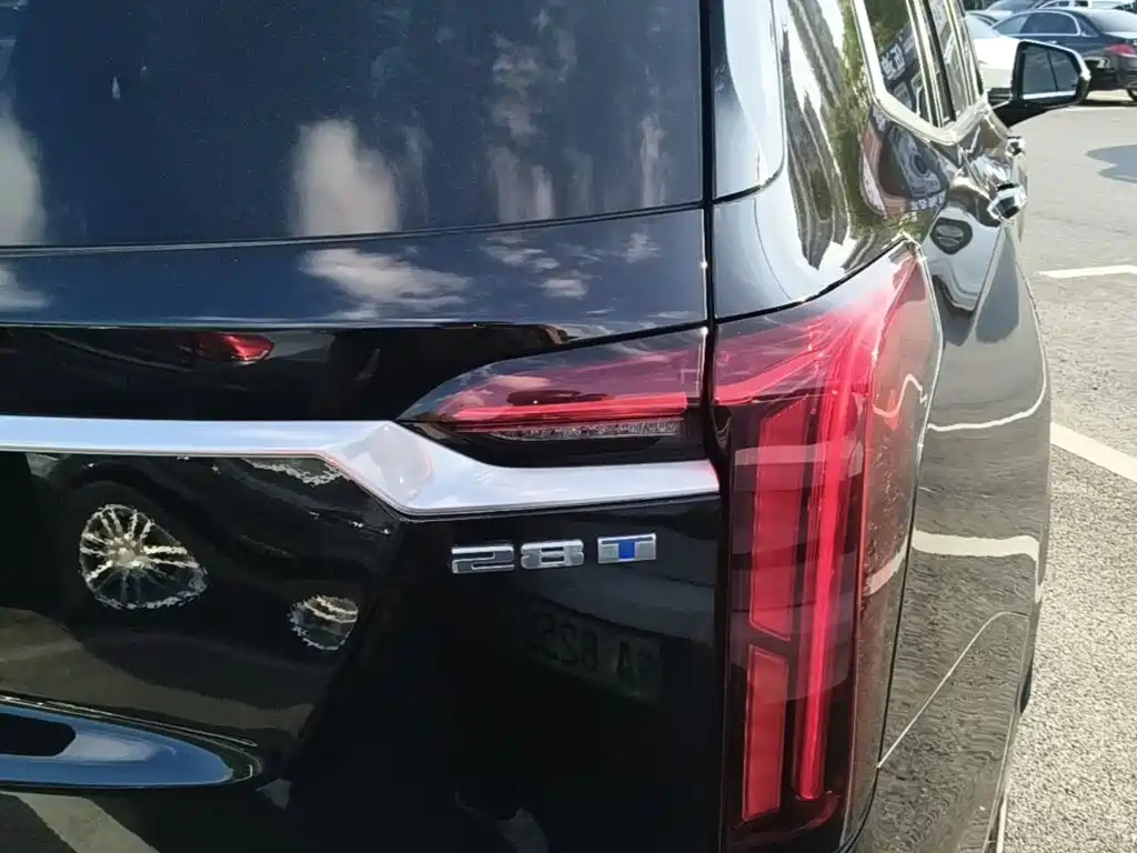 Cadillac XT6 — миниатюра 8