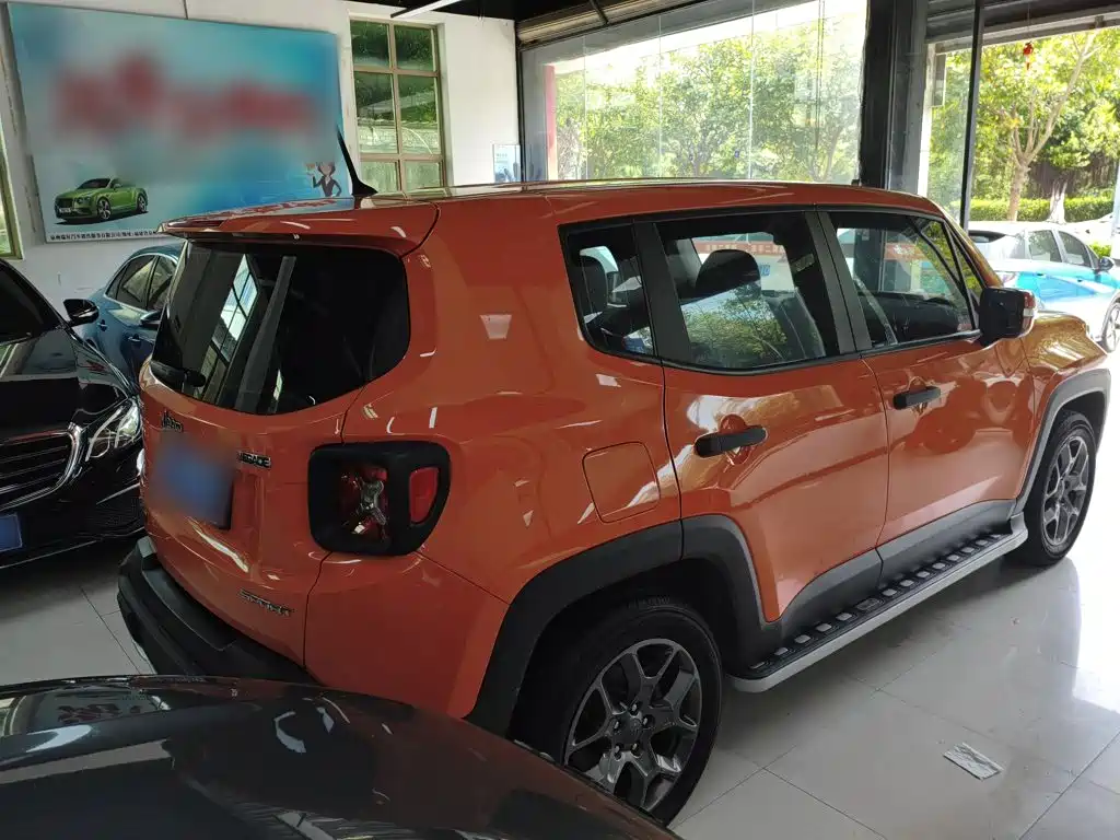 Jeep Renegade — миниатюра 7