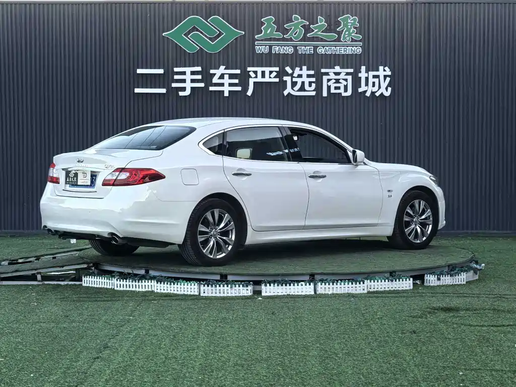 Infiniti Q70 — миниатюра 21