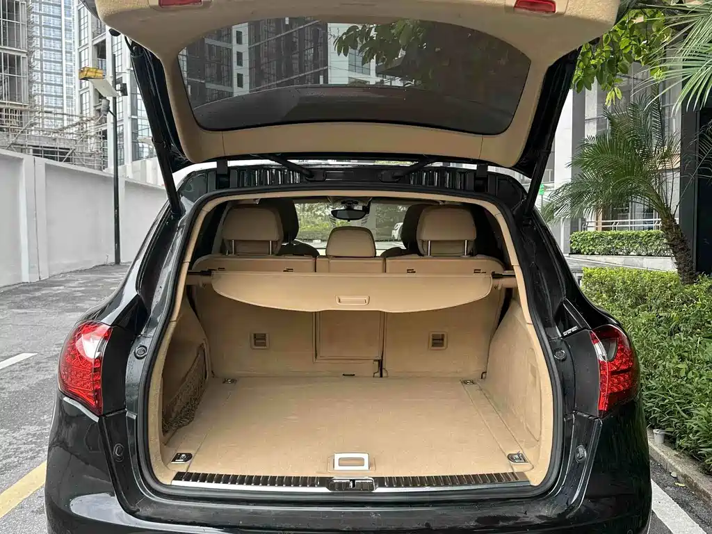 Porsche Cayenne — миниатюра 14